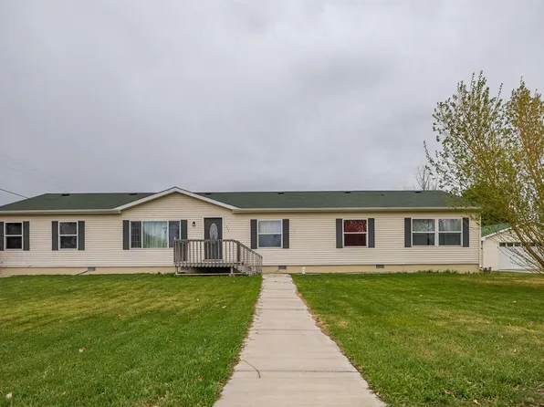 225 N Pryor, Byron, WY 82412