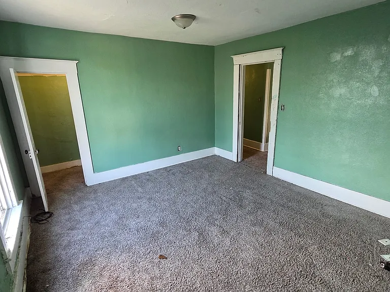 1039 N Lafountain St — Photo 10