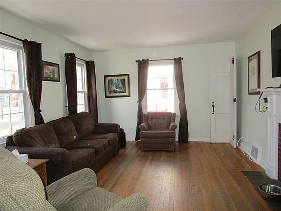 3rd image of 5 Hiawatha Trl