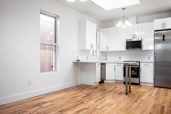 Rented by Compass | media 30