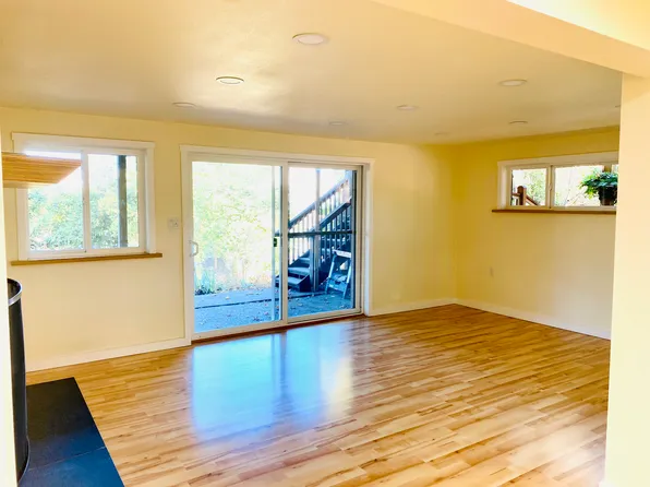 (undisclosed Address), Ashland, OR 97520