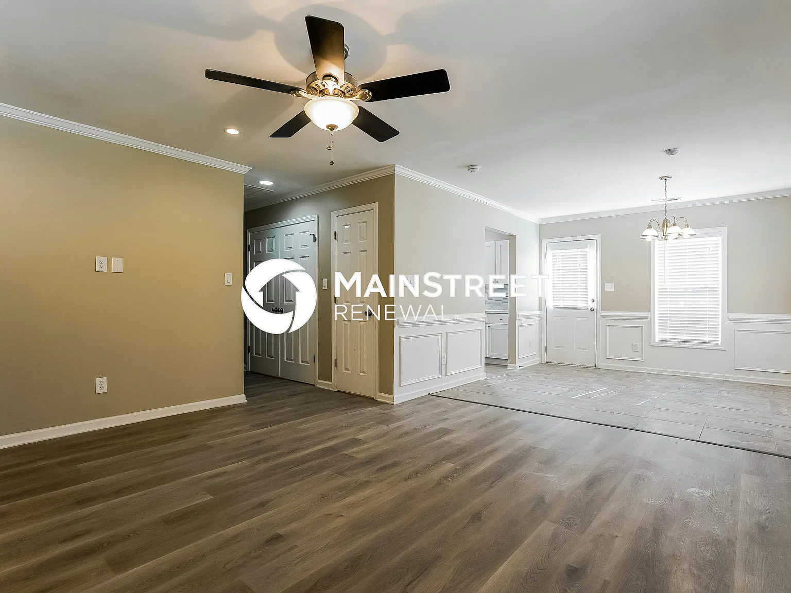 811 Chalmers St — Photo 2