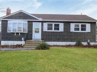 1400 Ohio Ave, Bay Shore, NY 11706