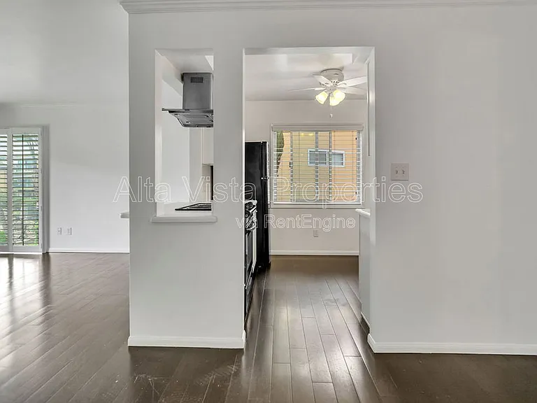 5357 La Jolla Blvd — Photo 6