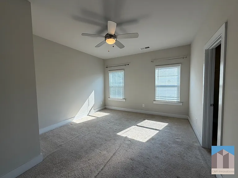 3782 Oxford Cir — Photo 18