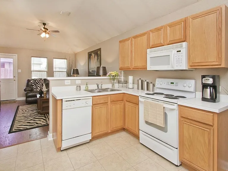 11937 Brown Fox Dr — Photo 8