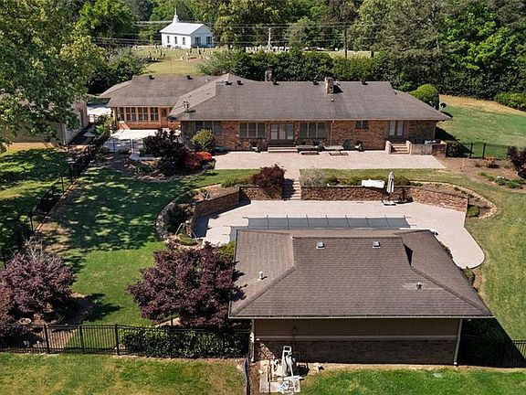 3rd image of 1132 Euharlee Rd