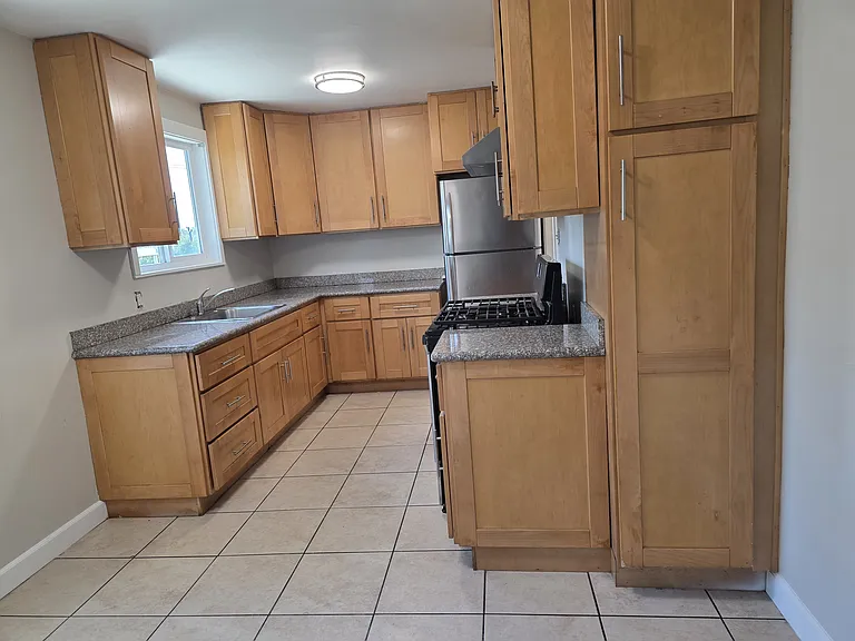 Large kitchen, tons of cabinets!