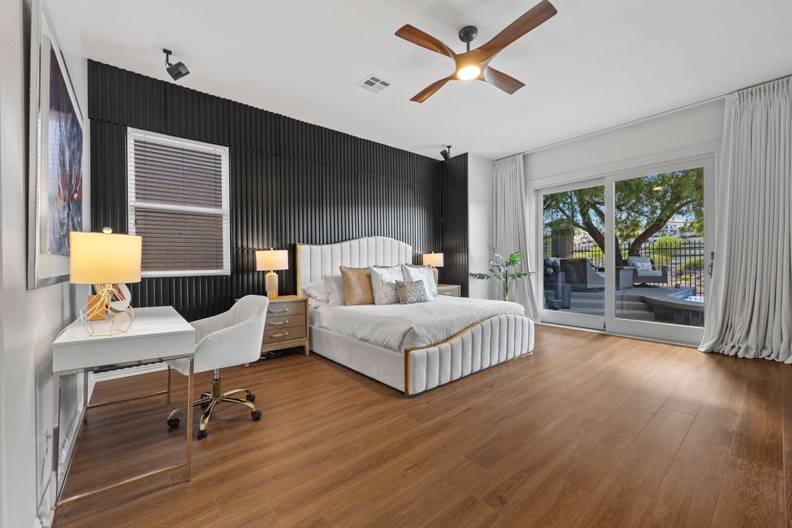 next background image