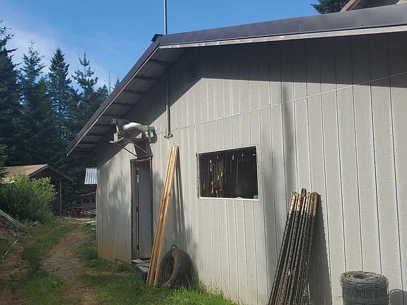 5th image of 2800 Low Divide Rd