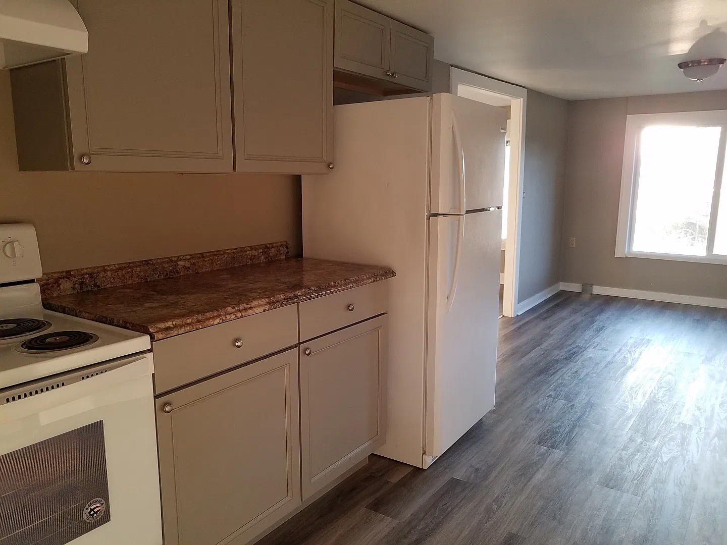 3 bed, 1.5 bath, 1369 sqft, $1,995 — Photo 4
