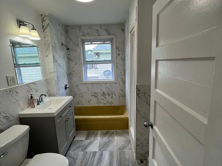 231 Foster St — Photo 5