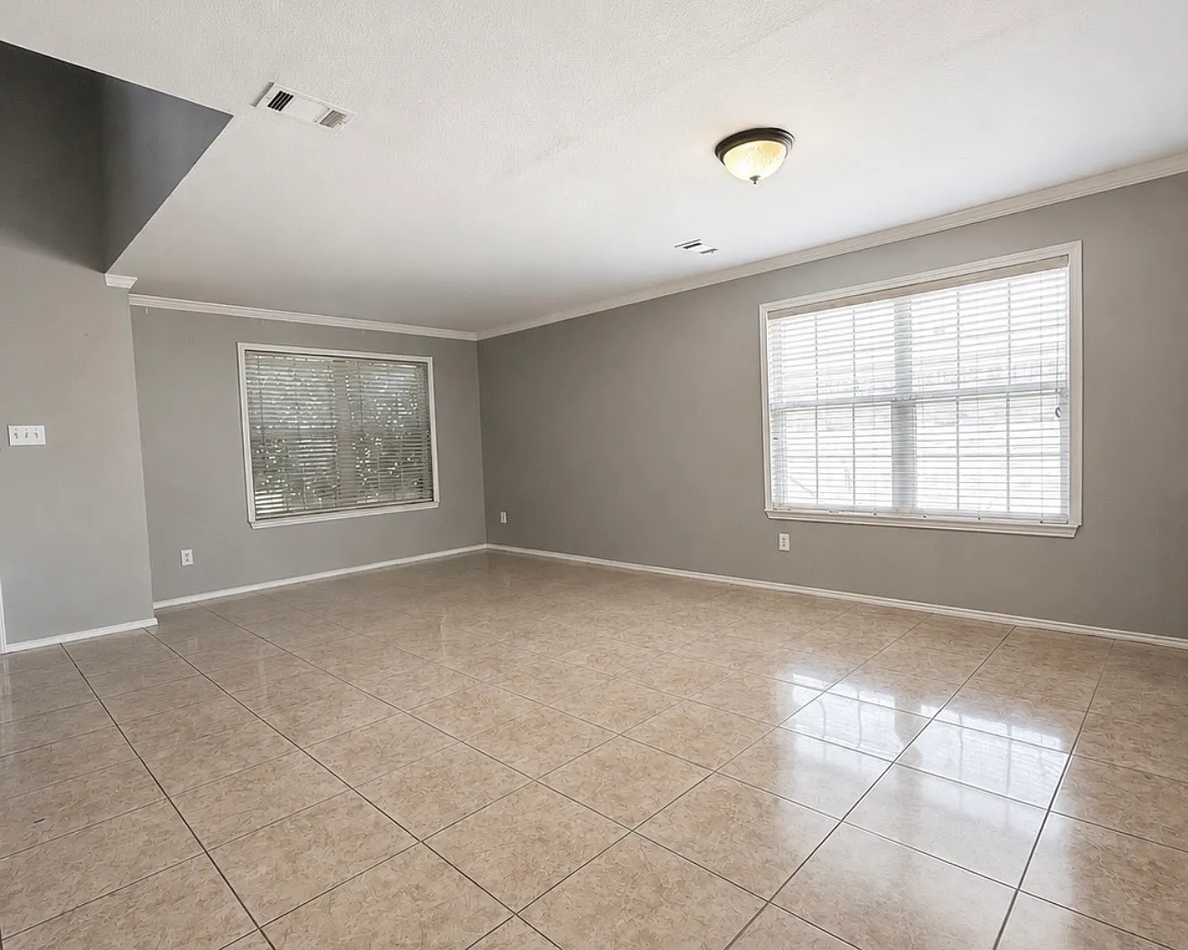 3 bed, 2191 sqft, $2,400 — Photo 3