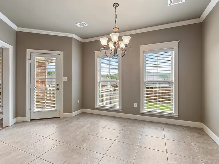 1300 Edge Valley Dr N — Photo 10