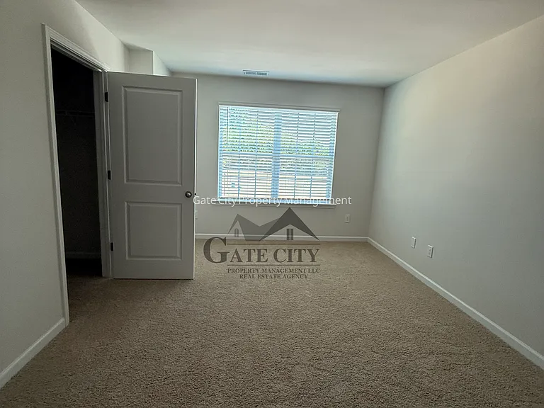1206 Broholmer Ln — Photo 6
