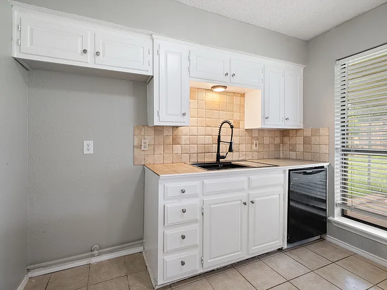 3826 Jewel St — Photo 8