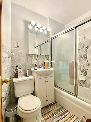 Rented by Compass | media 24