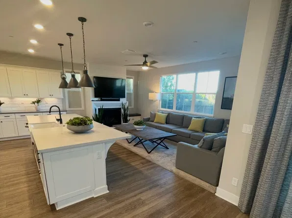 861 Clementine Dr, Rocklin, CA 95765