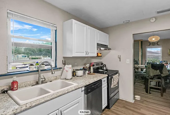 2404 Chase Ave — Photo 5