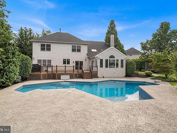 4th image of 2111 Peregrine Cir