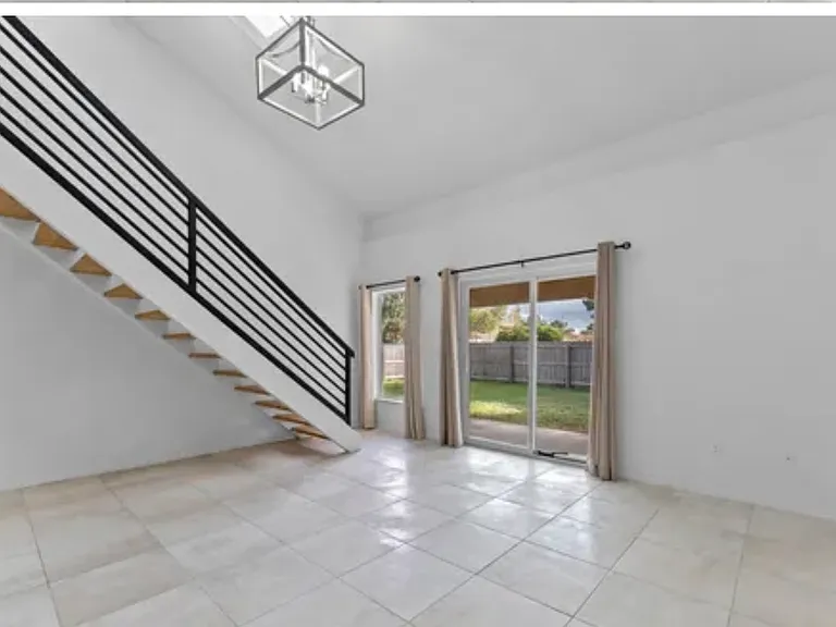 2747 Gray Fox Ln — Photo 5