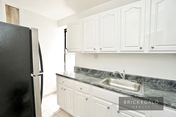 Rented by BRICK & GALO REALTY CORP | media 4