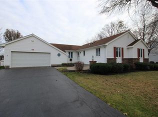 82 Briar Wood Ln, Rochester, NY 14626