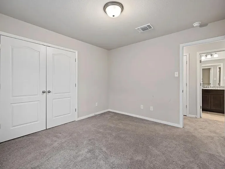 5211 Friars Loop — Photo 19