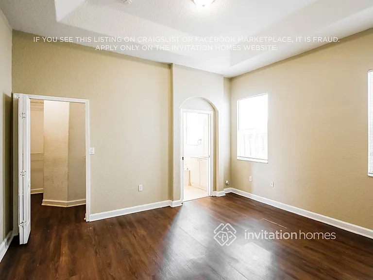 18301 NW 89th Ave — Photo 8