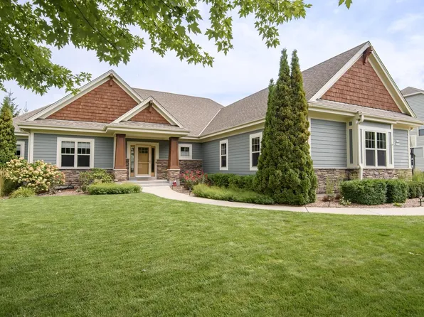 W175N5262 Highridge DRIVE, Menomonee Falls, WI 53051