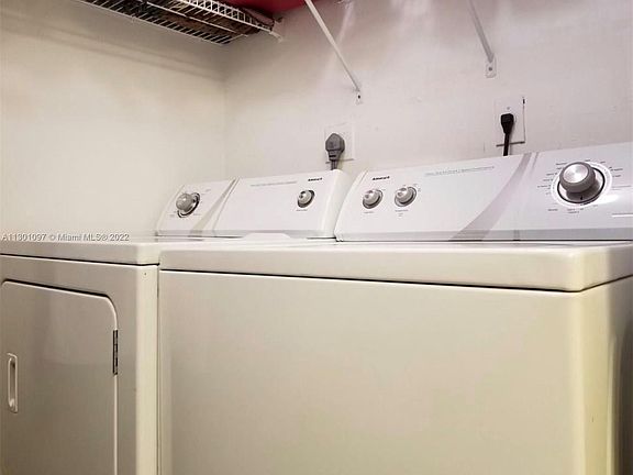 5th image of 1281 SW 46th Ave APT 2502