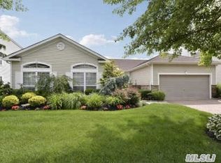 101 Hamlet Dr, Mount Sinai, NY 11766