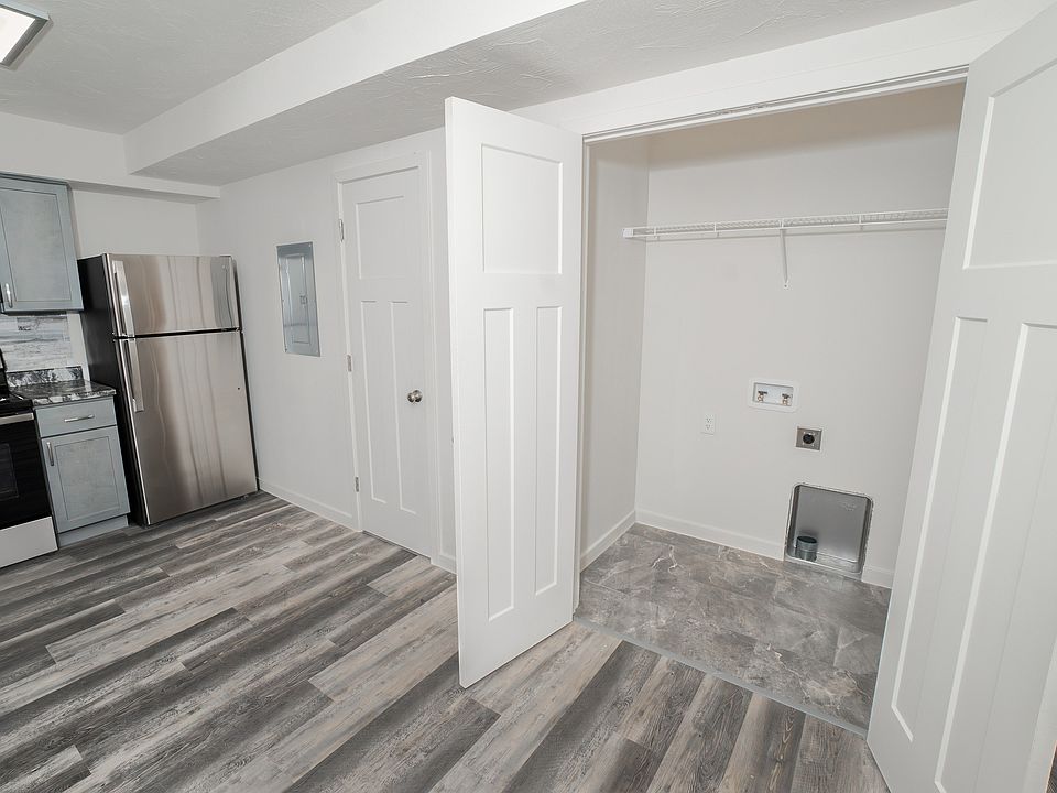 Laundry Area with Washer & Dryer Connections