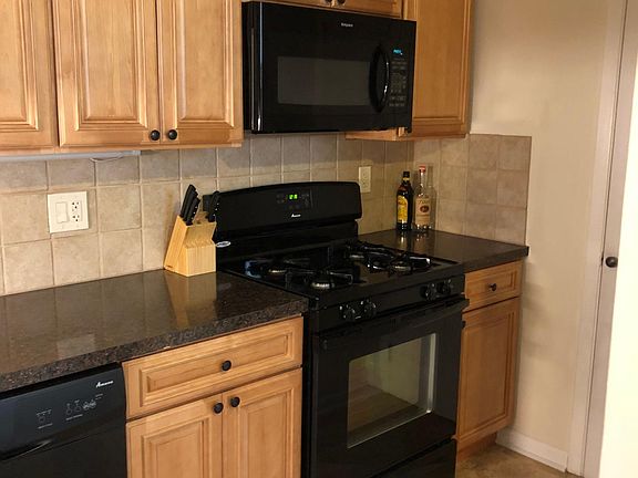 4th image of 39 Glenridge Ave APT 1