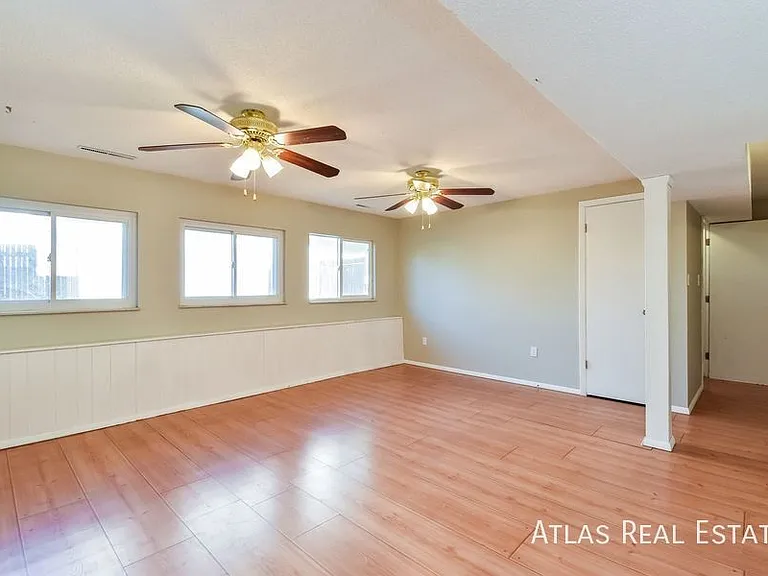 4319 Moonbeam Dr — Photo 6