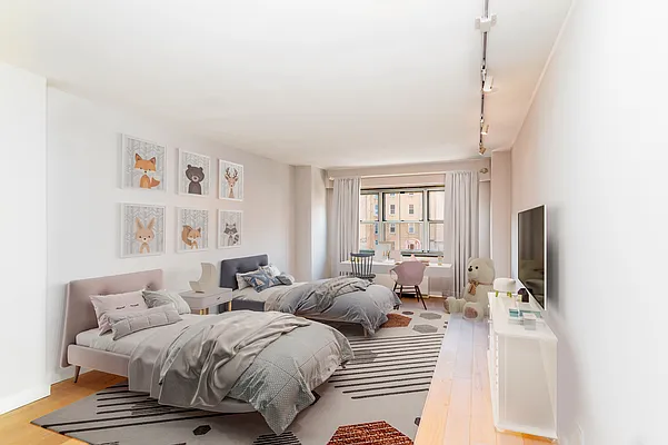 Sold by Compass | media 20