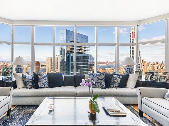 3rd image of 160 W 66th St #42AB