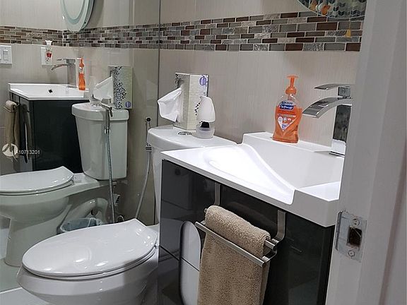 3rd image of 16445 Collins Ave APT 1522