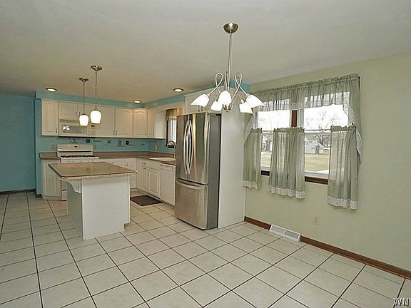 4th image of 2974 Walck Dr