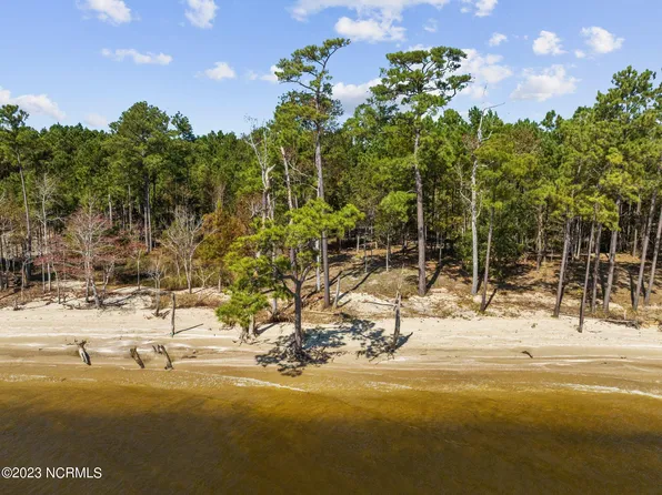 12 Sandy Bay Drive E, Oriental, NC 28571