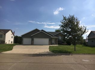 1695 Cornerstone Ln, Owatonna, MN 55060