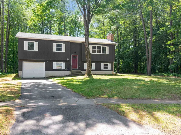 15 Kimberly Drive, Essex, VT 05452