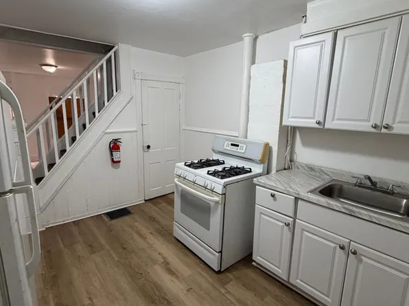 33 Hills Pl, Trenton, NJ 08611