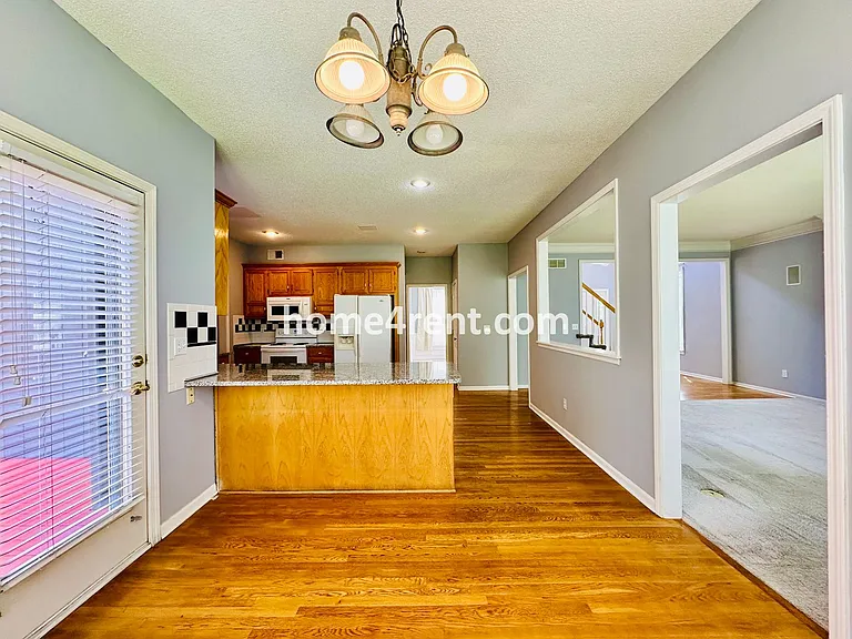8102 W 144th Pl — Photo 11