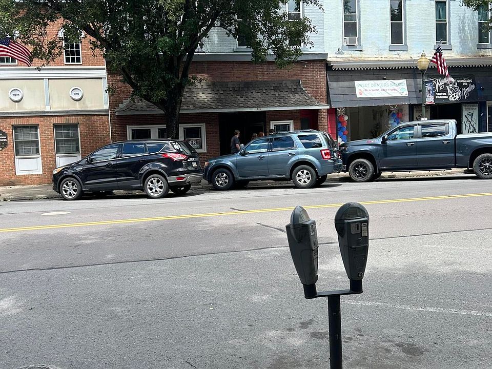 2nd image of 352 Market St