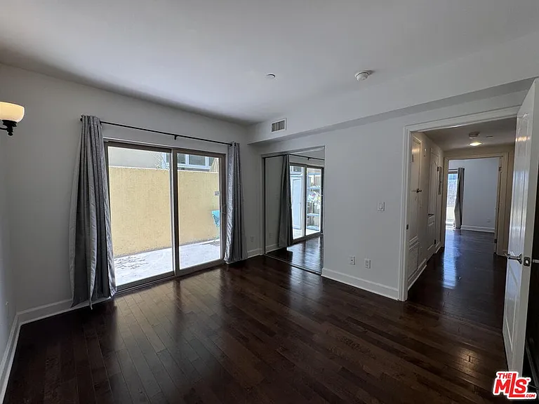 1522 Amherst Ave #101 — Photo 34