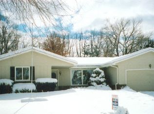 7163 Ambleside Dr, Caledonia, IL 61011