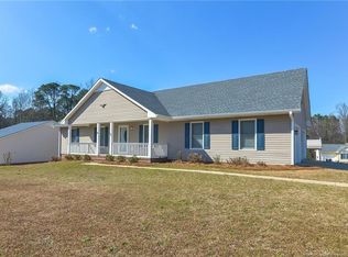 65 Hallmark Dr, Spring Lake, NC 28390