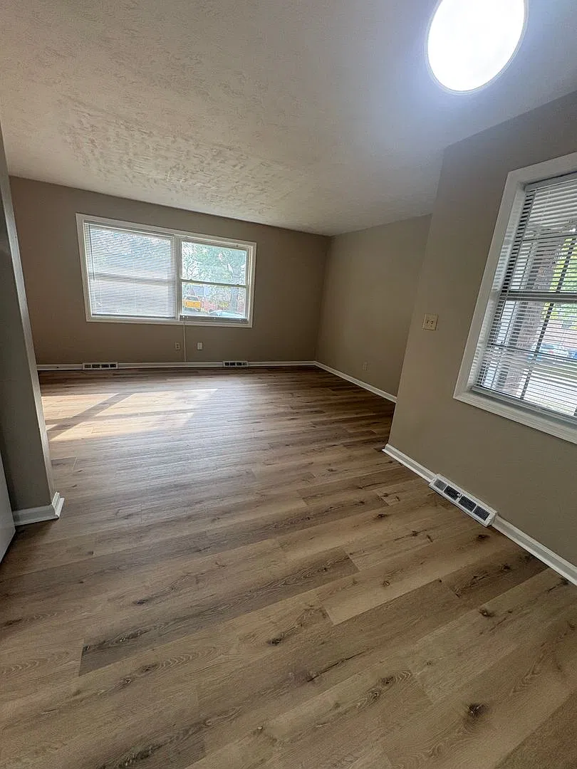 2 Bedroom Duplex on Strode Station Circle — Photo 4