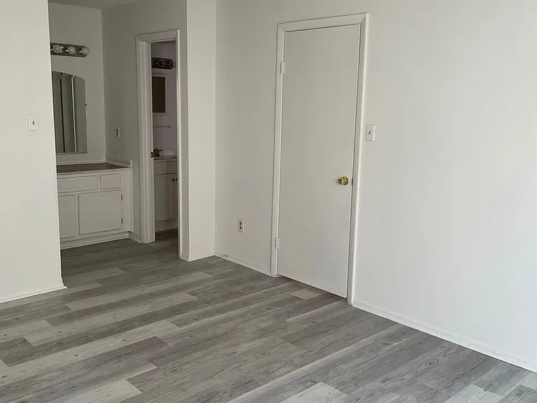 5716 Summit Arch — Photo 5